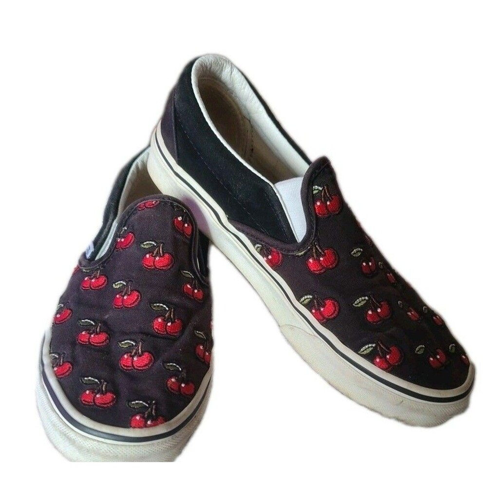 Vans off the walls Classic Slip on Sneakers Cherry Embroidered  Men's 6.5 W-8.0